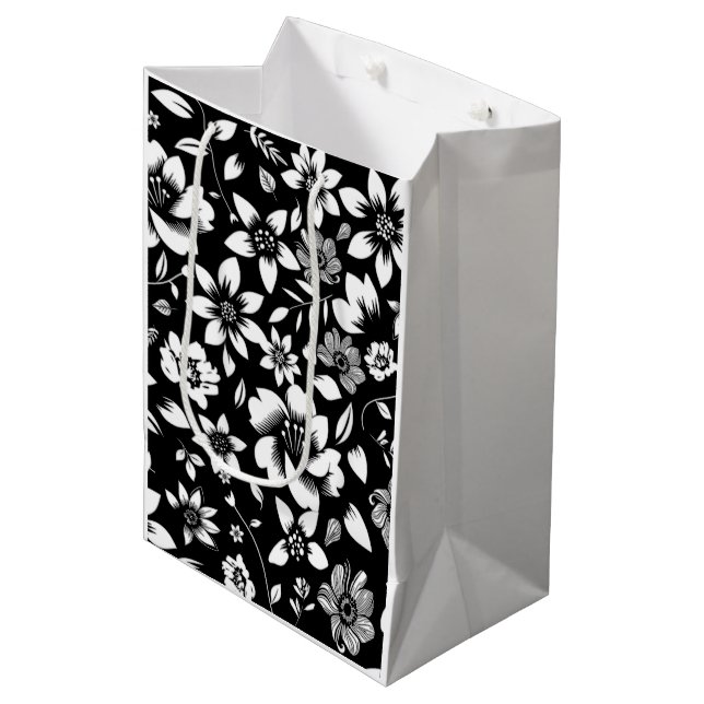 Sac Cadeau Moyen Fleurs modernes noir blanc feuilles qui volent (Devant Angle)