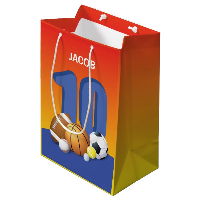Sac Cadeau Moyen Garçon 10e anniversaire des balles de sport (Devant Angle)