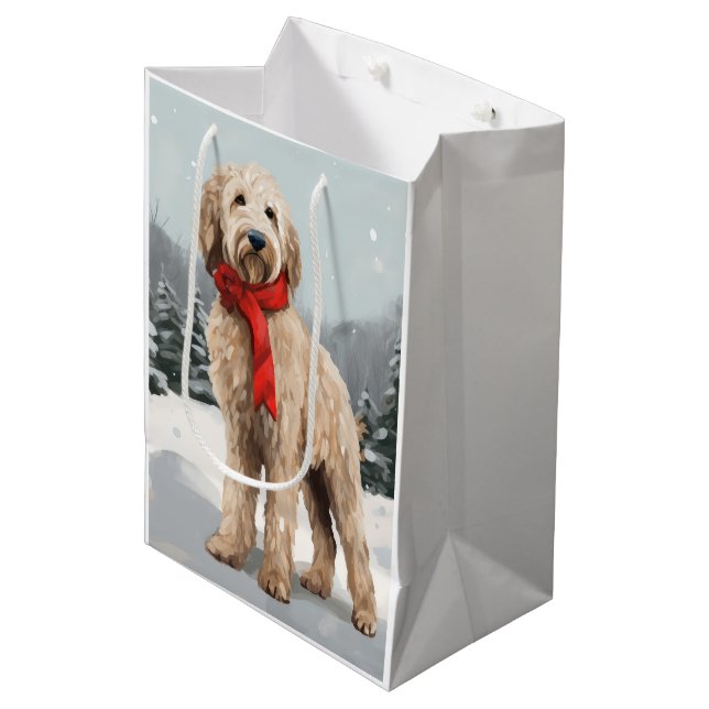 Sac Cadeau Moyen Goldendoodle Chien dans Noël de neige (Devant Angle)