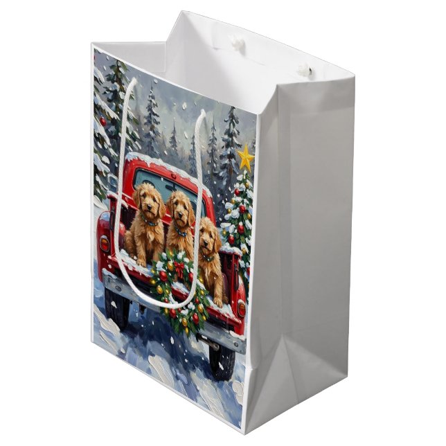 Sac Cadeau Moyen Goldendoodle Christmas Red Truck Holiday (Devant Angle)