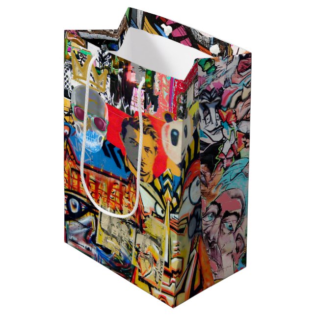 Sac Cadeau Moyen Graffiti mur art collage (Devant Angle)