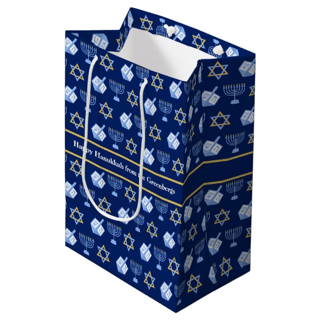 Sac Cadeau Moyen Hanoukka Dreidel Menorah Motif Blue Custom Party (Devant Angle)