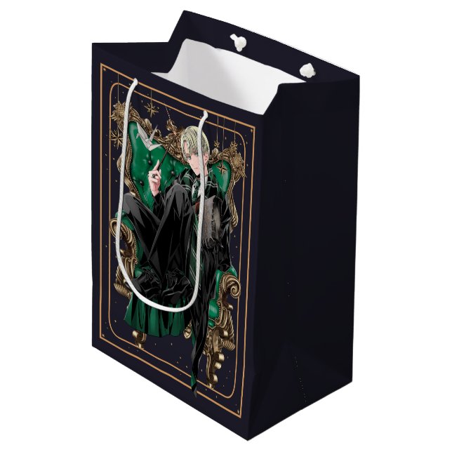 Sac Cadeau Moyen HARRY POTTER™ | Anime Draco Malfoy Assis (Devant Angle)