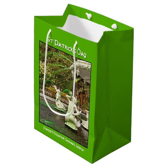 Sac Cadeau Moyen La Fontaine verte de la Saint Patrick (Devant Angle)
