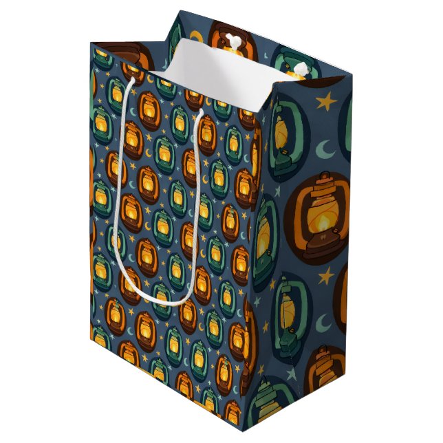 Sac Cadeau Moyen Lanternes d'Eid et de Ramadan - Motif sans couture (Devant Angle)