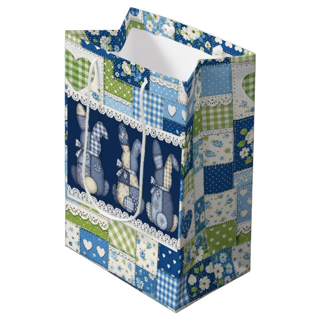 Sac Cadeau Moyen Lapins en patchwork bleu (Devant Angle)