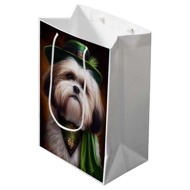 Sac Cadeau Moyen Malti Tzu Chien en Robe de la Saint Patrick (Devant Angle)