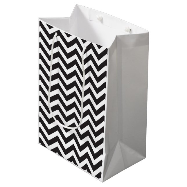 Sac Cadeau Moyen Mariage Anniversaire Chevron Épais Noir & Blanc (Devant Angle)