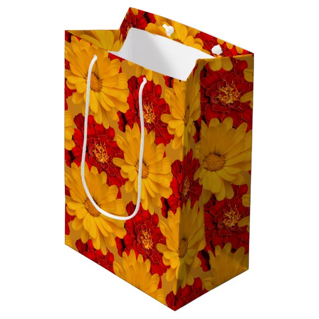 Sac Cadeau Moyen Médaille des fleurs de Marigold rouge et jaune (Devant Angle)
