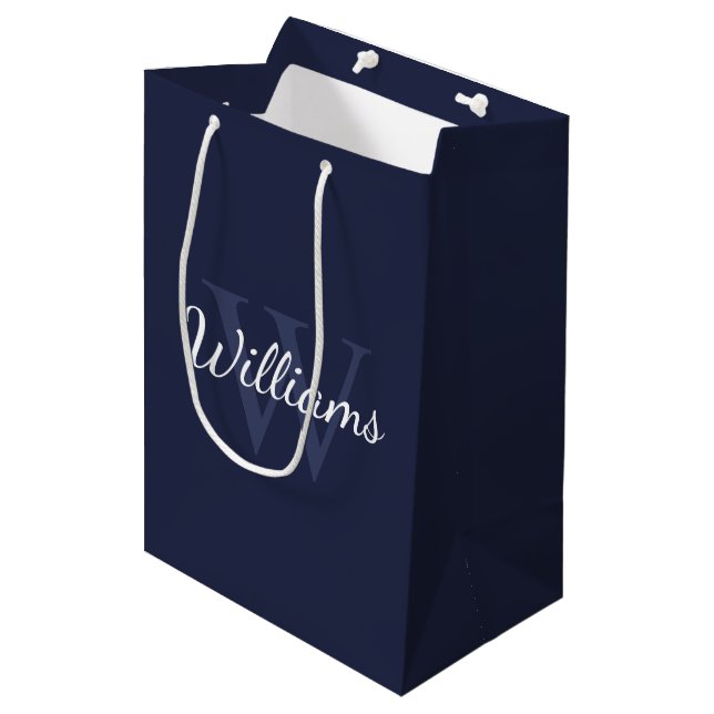 Sac Cadeau Moyen Monogramme personnalisé et nom Navy Blue (Devant Angle)
