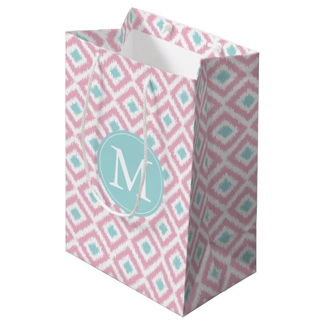 Sac Cadeau Moyen Monogramme rose et diamants de la menthe Motif Ika (Devant Angle)