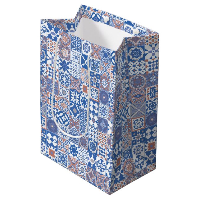 Sac Cadeau Moyen Moroccan tile bleu (Devant Angle)