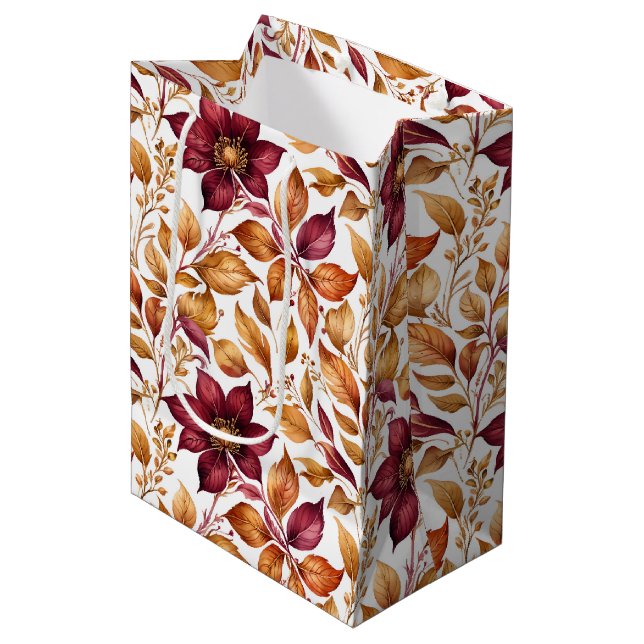 Sac Cadeau Moyen Motif à feuilles florales de Bourgogne et d'or (Devant Angle)