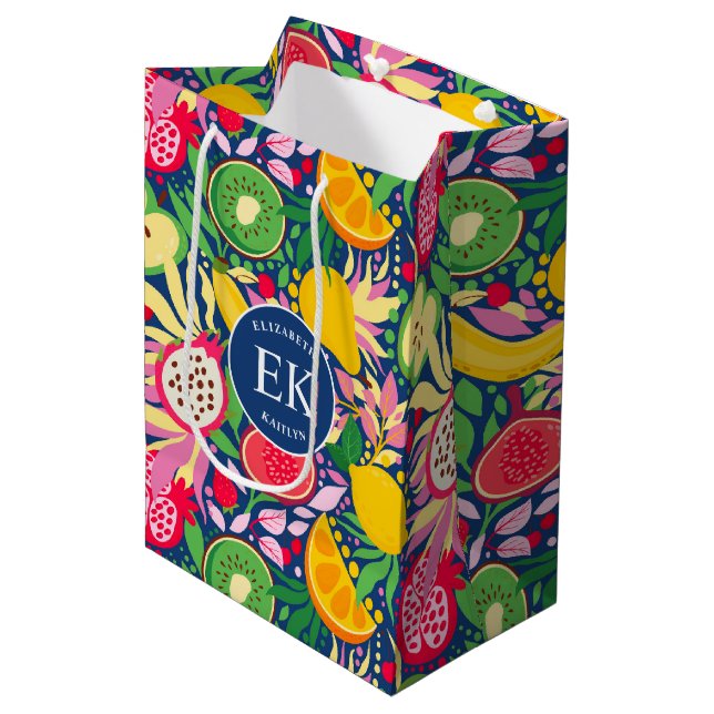 Sac Cadeau Moyen Motif d'été pour le Monogramme de fruits tropicaux (Devant Angle)