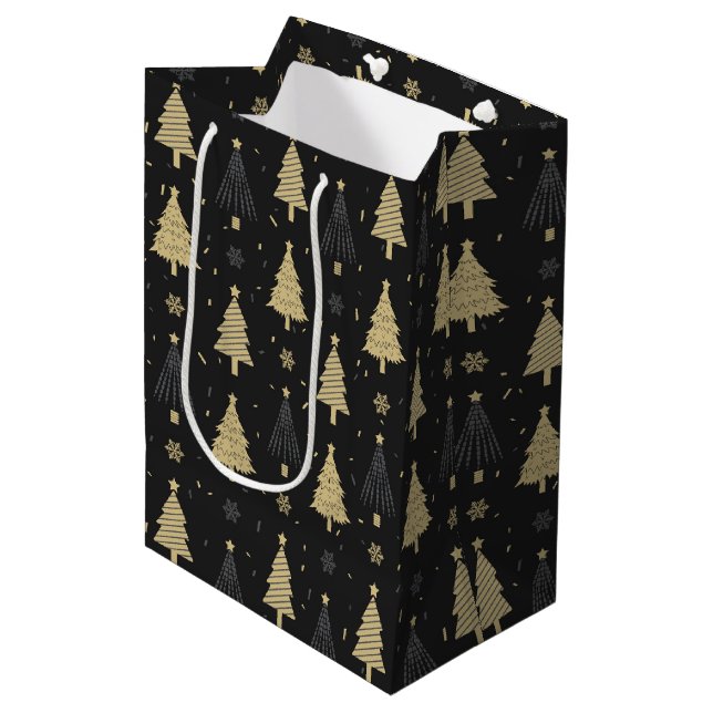 Sac Cadeau Moyen Motif moderne Black & Gold élégant sapin de Noël (Devant Angle)