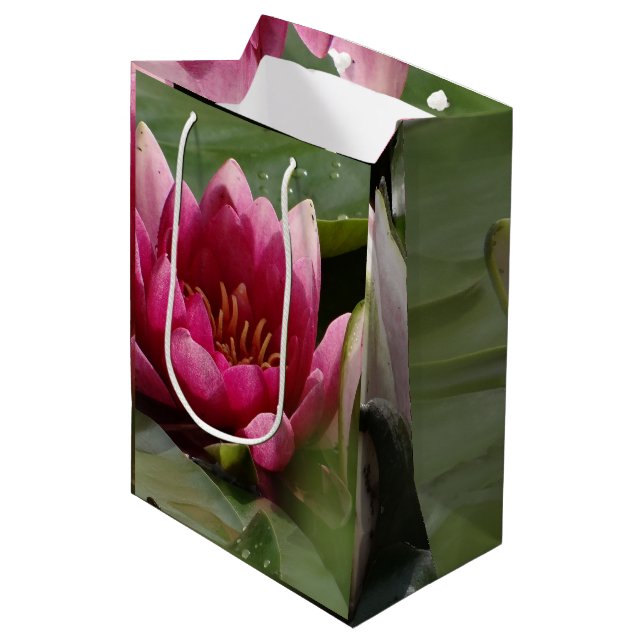 Sac Cadeau Moyen Nénuphar rose (Devant Angle)