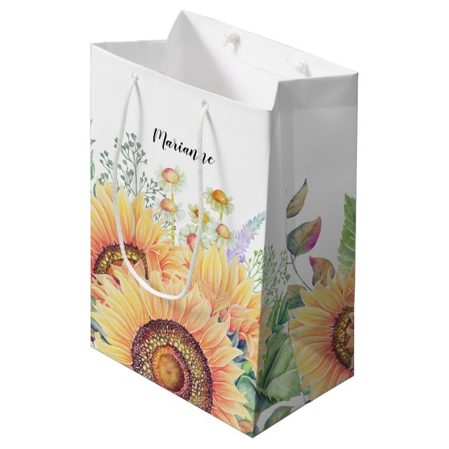 Sac Cadeau Moyen Nom personnalisé | Mariage de tournesols rustiques (Devant Angle)