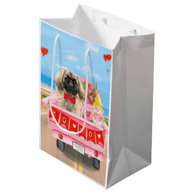 Sac Cadeau Moyen Pekingese Chien Saint Valentin Coeurs de Camion (Devant Angle)