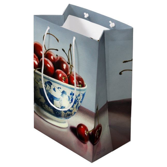 Sac Cadeau Moyen Porcelaine Bleue & Cerises (Dos Angle)