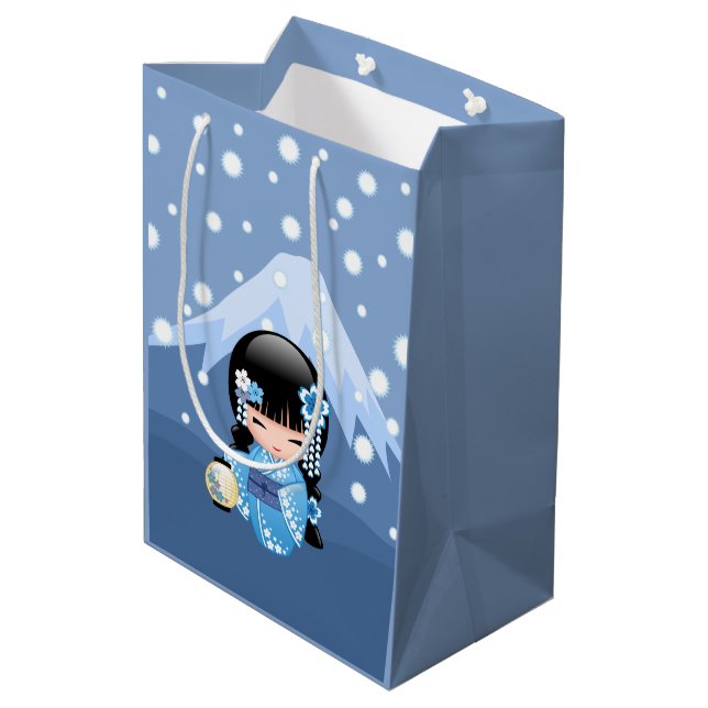 Sac Cadeau Moyen Poupée Kokeshi d'hiver - Blue Mountain Geisha Girl (Dos Angle)