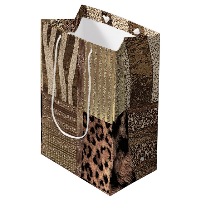 Sac Cadeau Moyen Safari Chic Jungle Glamour Moderne Fête de la Lion (Devant Angle)