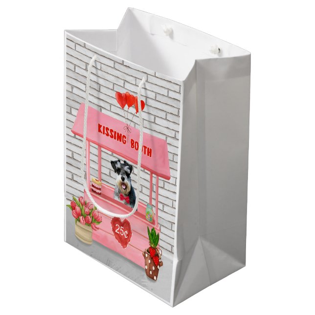 Sac Cadeau Moyen Schnauzer Chien Valentine's Day Kissing Booth (Devant Angle)