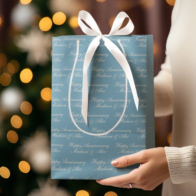 Sac Cadeau Moyen Script Joyeux Anniversaire avec nom Bleu Poussiére (Créateur téléchargé)