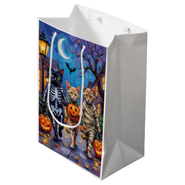 Sac Cadeau Moyen Siamese Cats Trick-or-Treating Halloween Costumes (Devant Angle)
