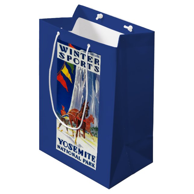 Sac Cadeau Moyen Sports d'hiver chez Yosemite PosterYosemite, CA (Devant Angle)