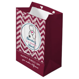 Sac Cadeau Moyen Stethoscope de jour des infirmières sur Red Chevro