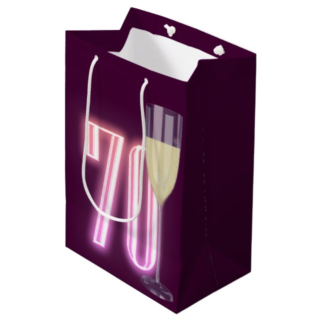 Sac Cadeau Moyen Symbole du 70e anniversaire de Neon avec du vin (Devant Angle)