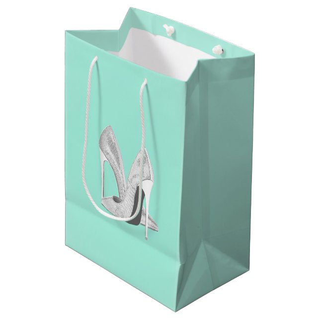 Sac Cadeau Moyen Talons argentés sur Mint (Devant Angle)
