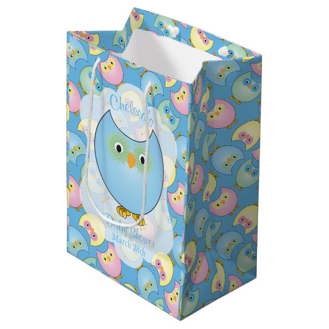 Sac Cadeau Moyen Thème du Baby shower de la Chouette Bleue Pastel (Devant Angle)