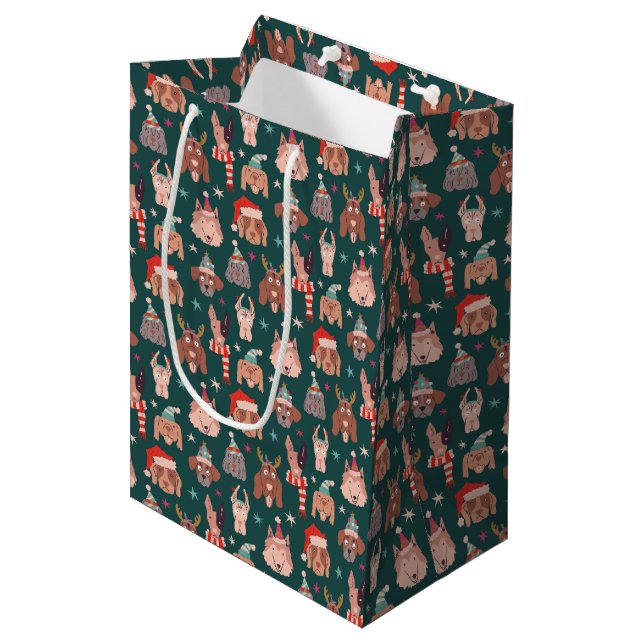 Sac Cadeau Moyen Whimssical Christmas Chien Motif Vert (Devant Angle)