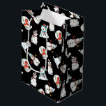 Sac Cadeau Moyen White Christmas Snowman | Black<br><div class="desc">Ce sac cadeau noir est orné d'un adorable motif bonhomme de neige. Idéal pour les enfants de tous âges. Cette conception contient A.I.</div>