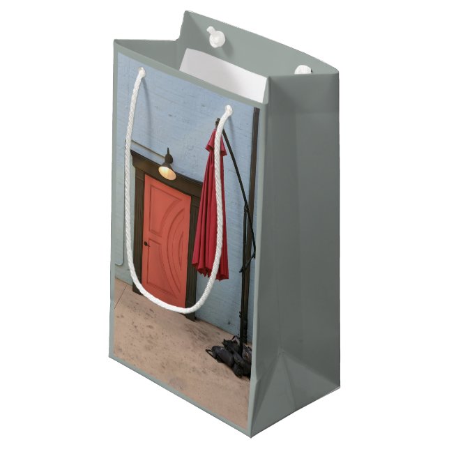 Sac cadeau parapluie rouge Porte orange (Devant Angle)