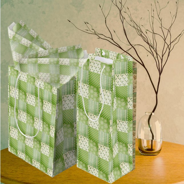 Sac Cadeau Pour Bouteille Coup d'oeil Rétro Vert Jaune Ecru Patchwork  (Fun green patchwork gift bags!)