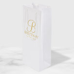 Sac Cadeau Pour Bouteille Élégante demoiselle d'honneur personnalisée blanch<br><div class="desc">Elégant cadeau de demoiselle d'honneur personnalisé avec monogramme personnalisé en or élégant style de police script avec nom et titre de demoiselle d'honneur en or classique style de police serif. Aussi parfait pour Maid of Honor, Flower Girl, Mother of the Bride et plus. Remarque : Les détails du papier sont...</div>