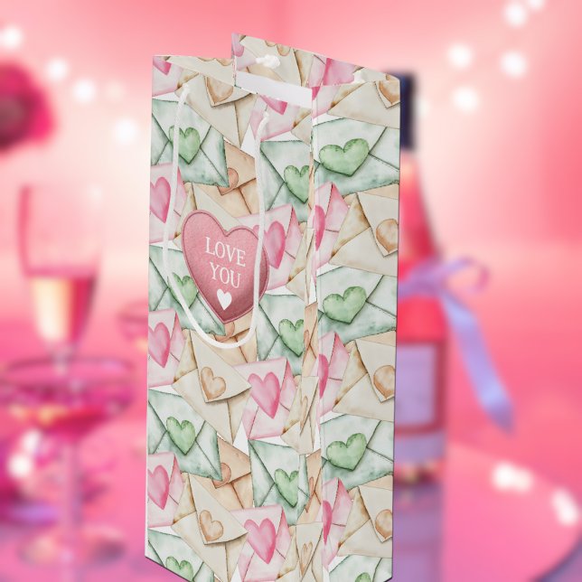 Sac Cadeau Pour Bouteille Envelopes et cœurs de la Saint-Valentin (Créateur téléchargé)
