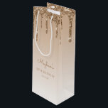 Sac Cadeau Pour Bouteille Parties scintillant 30th Birthday Gold<br><div class="desc">Ce chic sac cadeau de vin de 30e anniversaire est doté d'une bordure étincelante de fausse parties scintillant or et d'un arrière - plan d'ombre dorée. Personnalisez-le avec son nom en écriture manuscrite,  ainsi que son anniversaire et la date ci-dessous.</div>