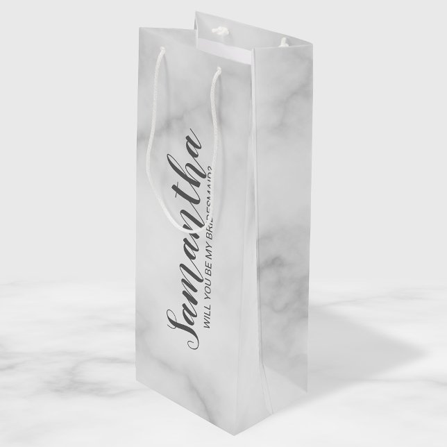 Sac Cadeau Pour Bouteille Proposition Bridesmaid | Élégant script en marbre (Créateur téléchargé)