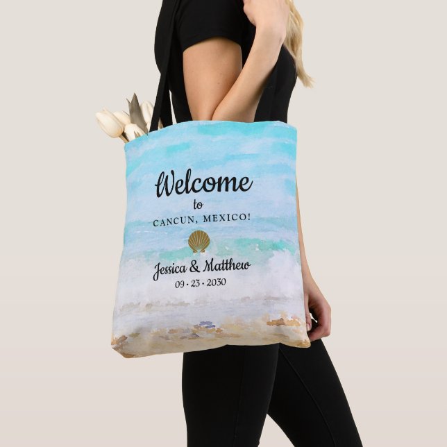 Sac de bienvenue pour invité de mariage sur la pla (De près)