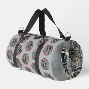 Sac De Sport Downy Woodpecker en hiver Photo originale
