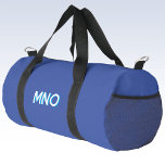 Sac De Sport Initiales du Monogramme d'ombre moderne bleu<br><div class="desc">Design initial monogramme minimaliste moderne qui peut être modifié pour personnaliser. Blanc sur un arrière - plan bleu profond avec un effet 3D bleu turquoise brillant ombre portée. Éloignez-vous de la foule grâce à ce design personnalisé et élégant.</div>
