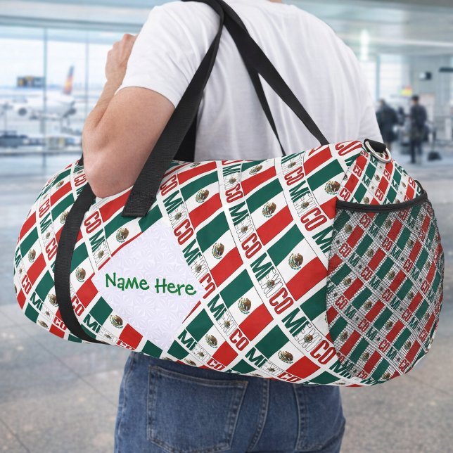 Sac De Sport Mexique Mexique Drapeau Carrelé Vert Personnalisat (Personalized duffel bag has tiled Mexican Flag and MEXICO in flag colors. White fractal for name.)