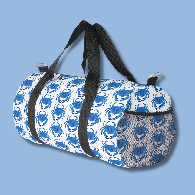 Sac De Sport Motif Crabe Bleu (Blue crab patterned duffel bag on white background)