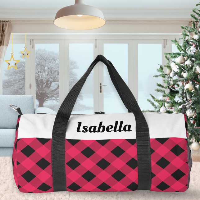 Sac De Sport Red Buffalo Check Motif personnalisé (A festive duffel bag with red buffalo plaid pattern, and white panel to personalize with a name)