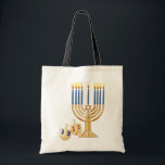 Sac fourre-tout à Hanoukka<br><div class="desc">Sac fourre-tout à budget de Hanoukka fourre-tout abordable et favorable à l'environnement ! Grand pour les livres ou les épiceries de transport. La conception mince tient compte du stockage facile. 100% coton,  piquer renforcé sur des poignées. Dimensions : 15, 75" h X 15, 25" W.</div>