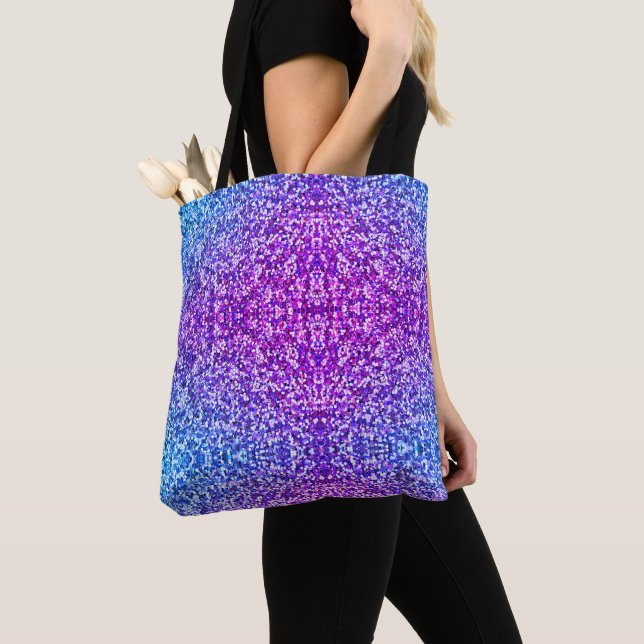 Sac fourre-tout brillant et élégant (De près)