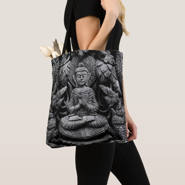 Sac fourre-tout de la statue de Bouddha asiatique (De près)